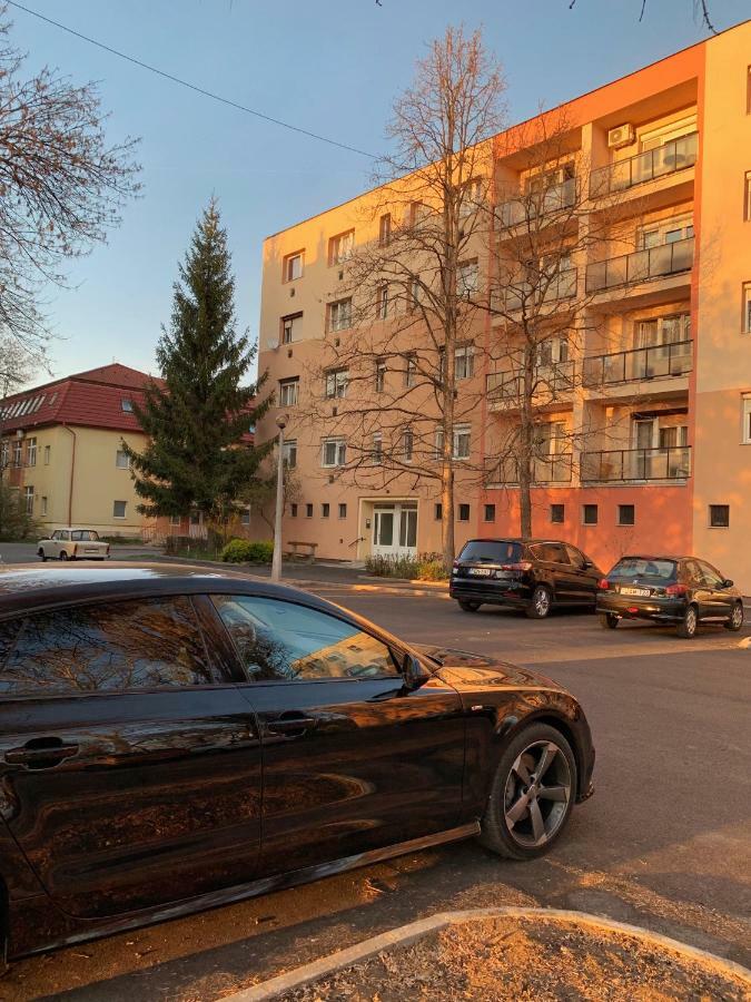 Enzo Apartman Leilighet Eger Eksteriør bilde